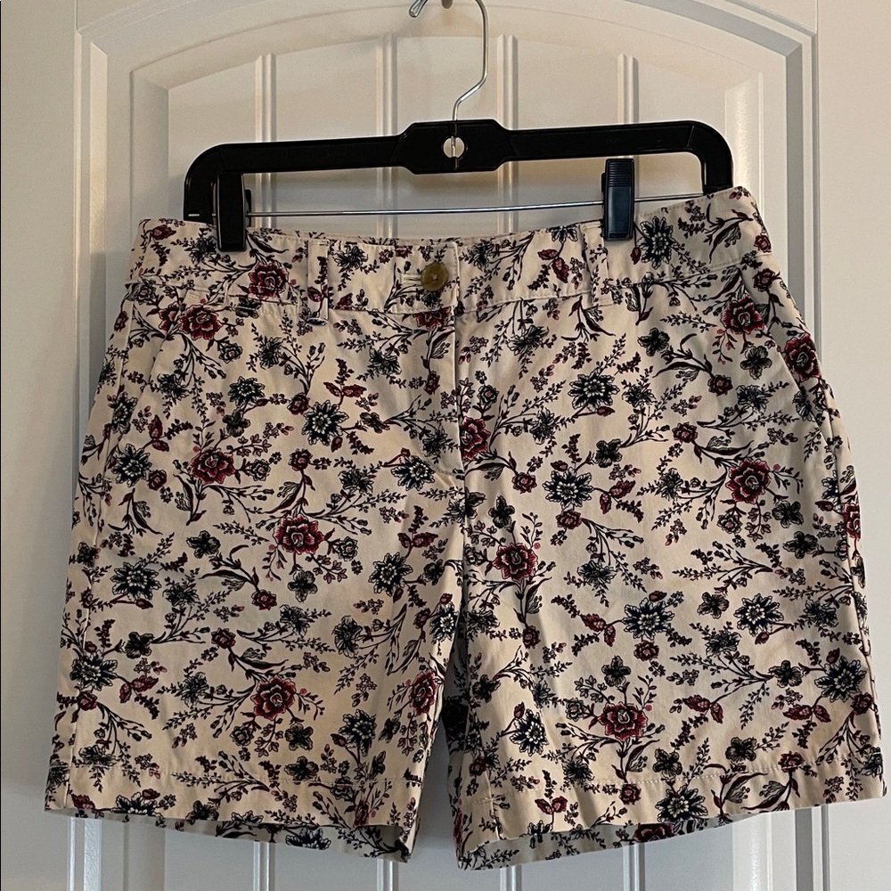 LOFT Cream,Black and Burgundy Floral Women's Shorts